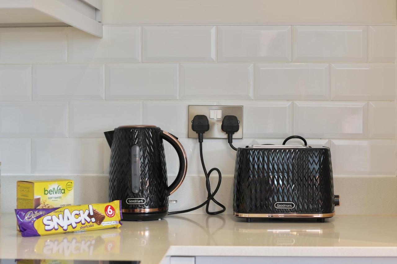 Modern 2-Bed Apartment, Free Parking, City Centre, Netflix & Pet Friendly - Hosted By Stay Host Save Sheffield Exterior foto